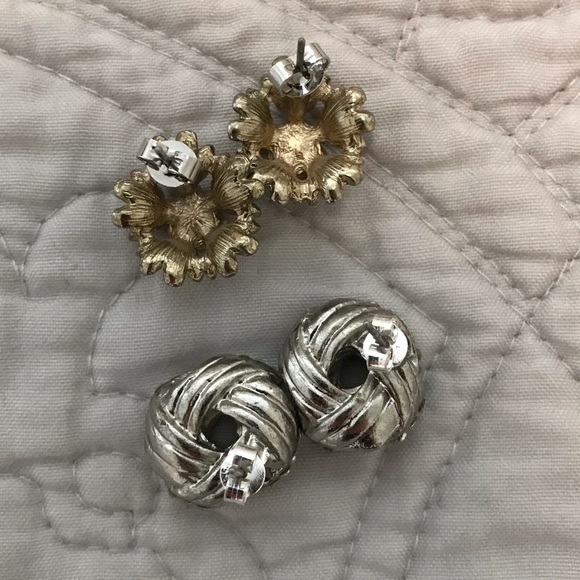 Set of 2 Earrings - Picture 8 of 9